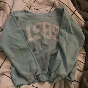 off the shoulder Taylor swift 1989 merch!